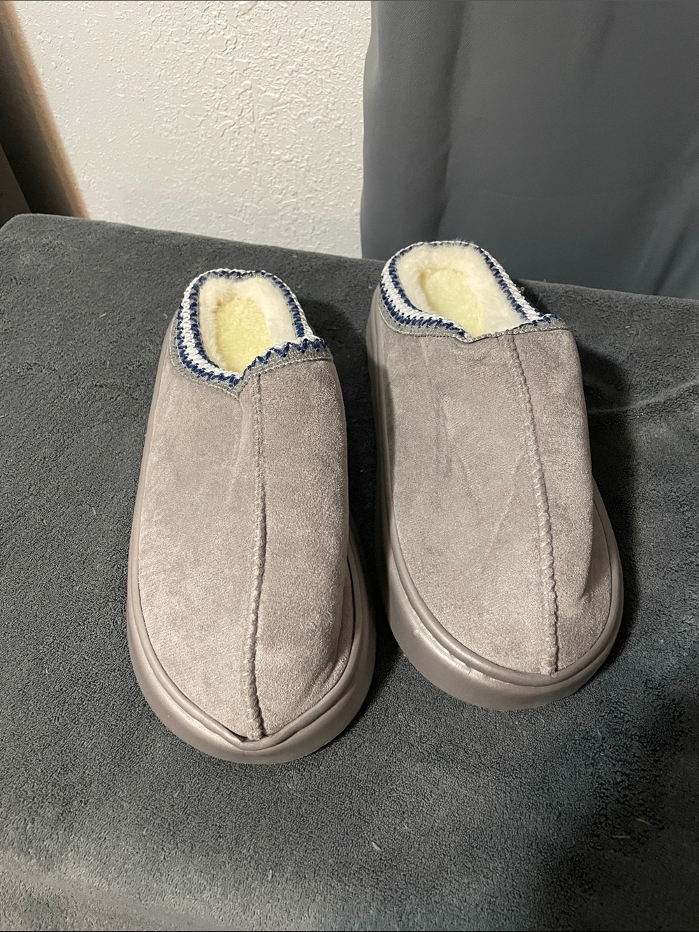 Men's Cozy Slip-On Suede Slippers - Gray